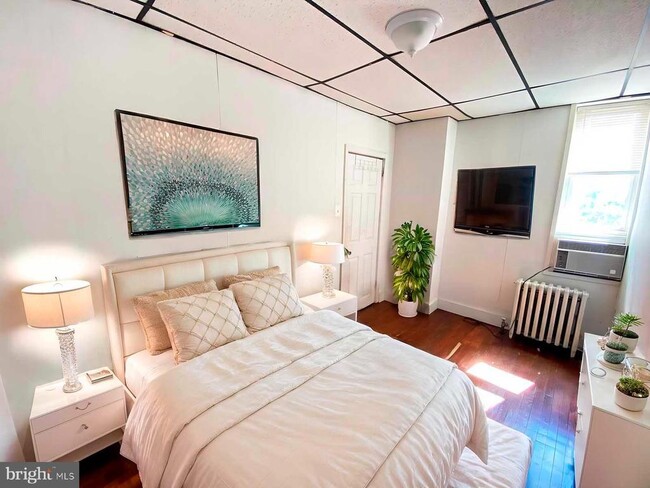 Photo - 534 E Indiana Ave