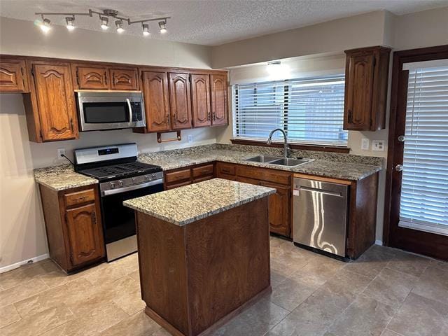 Photo - 2005 Glencrest Ln