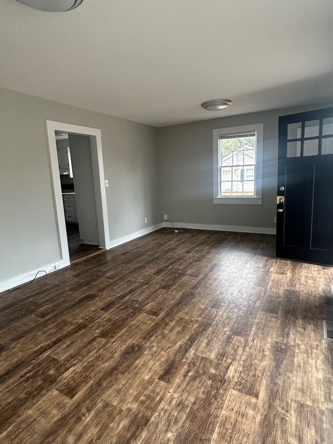 Photo - 2100 Woodward Dr