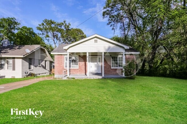 Photo - 690 N Willett St