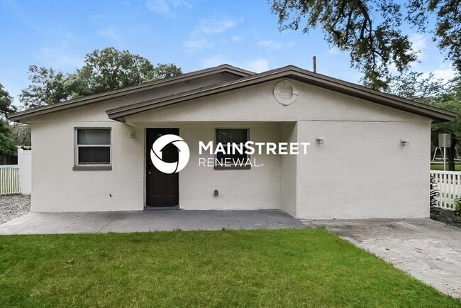 Building Photo - 4 Bedroom Pet-Friendly Home in TAMPA, FL with Main Street Renewal
