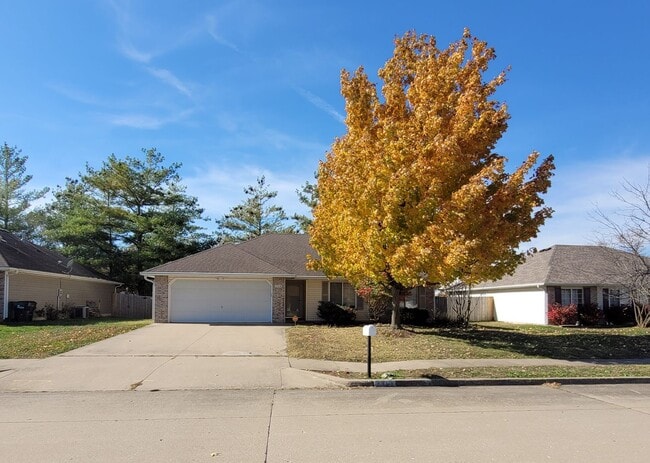Building Photo - 3 Bed, 2 Bath Home; off Creasy Springs Rd