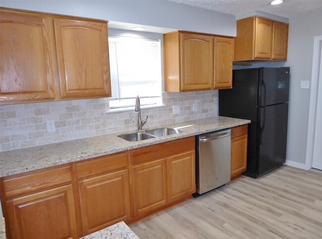 Photo - 2911 Mariner Dr