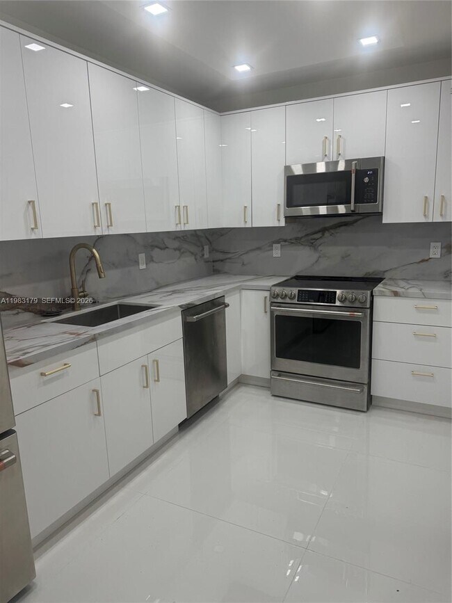 Photo - 10185 Collins Ave Unit 606