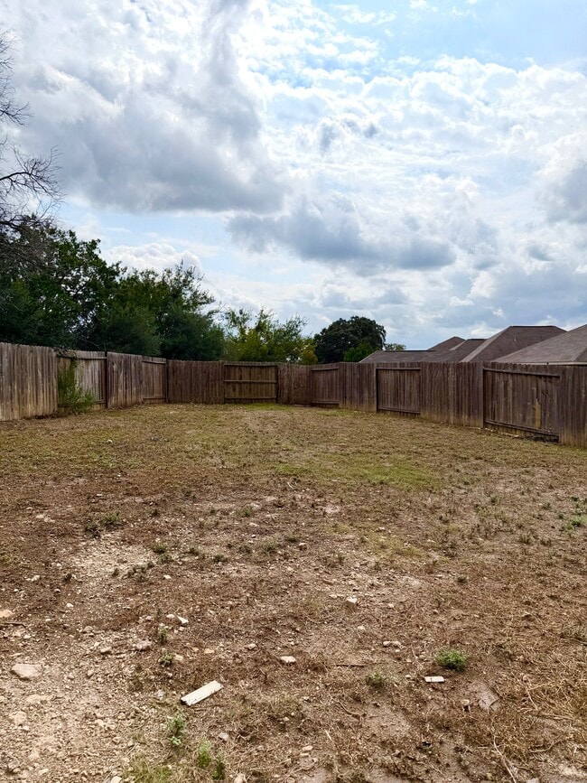 12710 Clearwater Cv