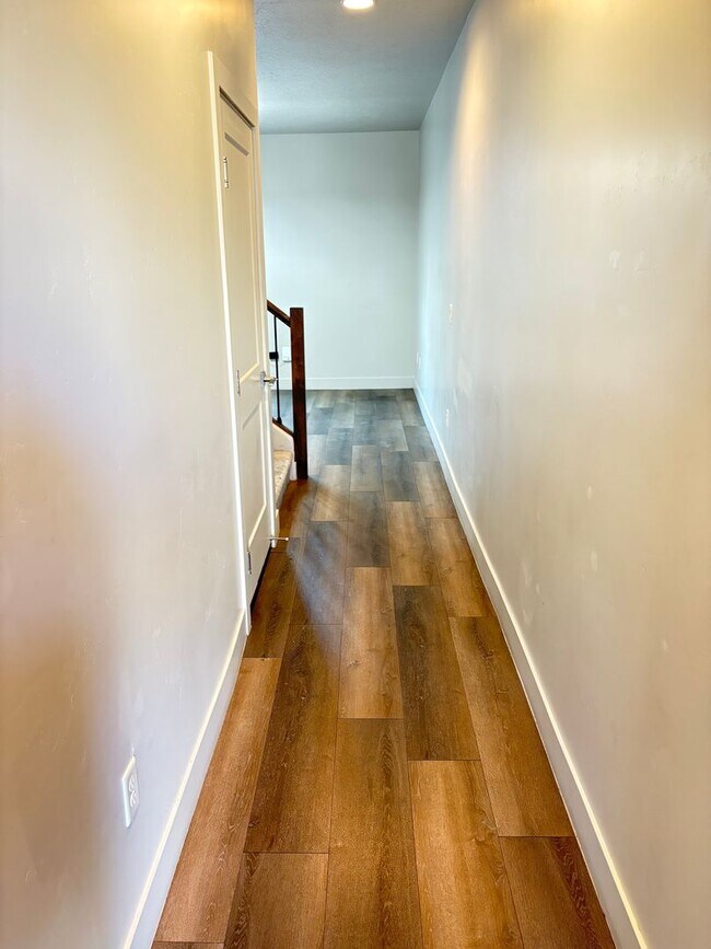 Photo - BEAUTIFUL TOWNHOME!