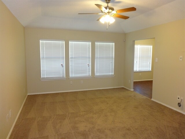 Photo - 721 Stonebrooke Dr