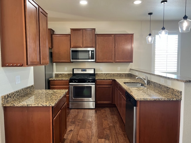 Photo - 5601 En Joie Pl