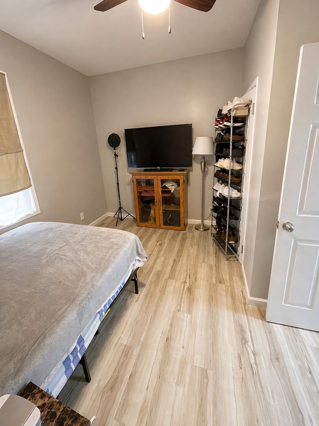 Photo - 906 North 6th Ave E Unit #1 (Lower)