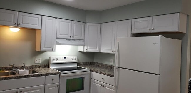 Photo - 802 N Lake Dr