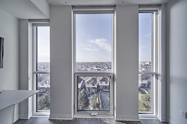 Photo - 1900 Simcoe St N