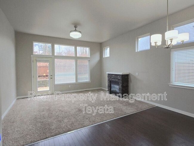 Photo - 4746 Hadley St