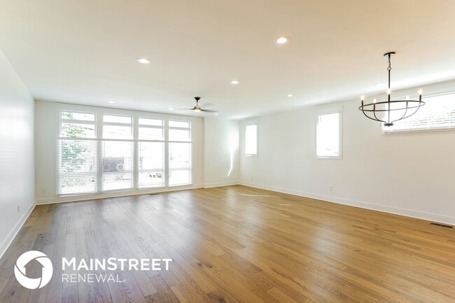 Photo - 606 26th Ave N