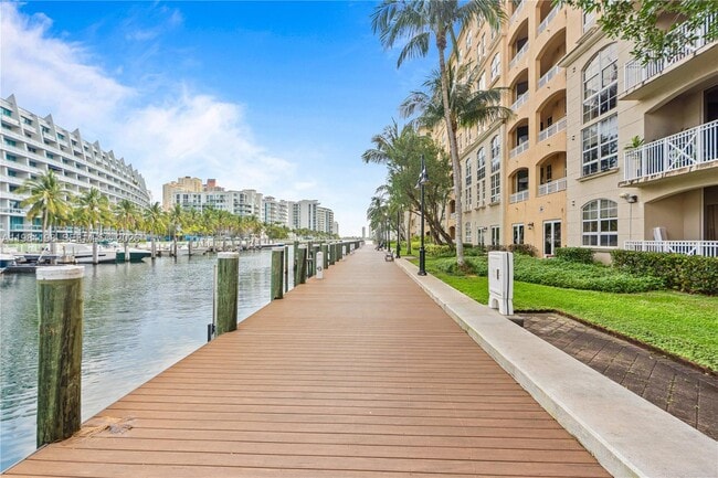 Photo - 3001 NE 185th St Unit 716