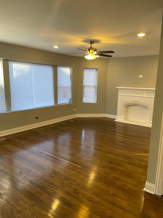 Building Photo - 8625 S Euclid Ave Rental