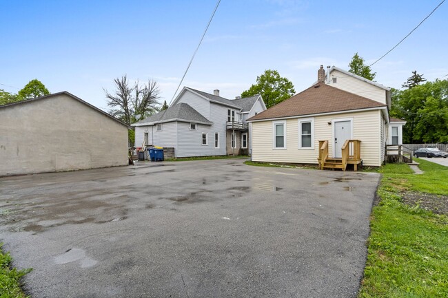 Photo - 527 5th St Unit 1