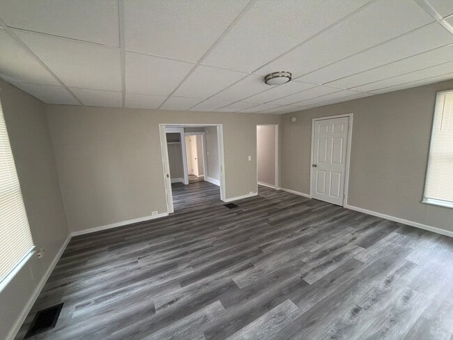 Building Photo - Parkview Unit 2