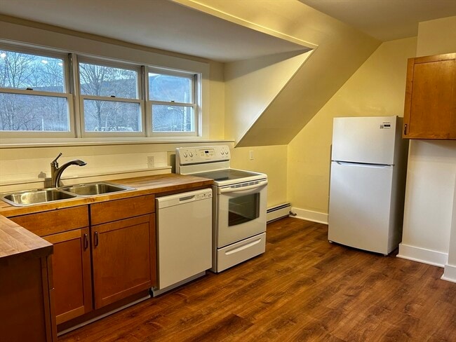 Photo - 46 Elm St Unit 2