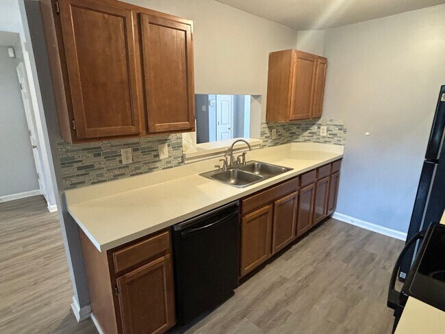 Photo - Wonderful, 3 Bedroom 2.5 Bathroom Townhome...