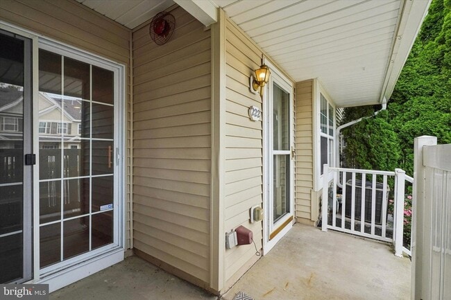 Photo - 222 Flagstone Rd