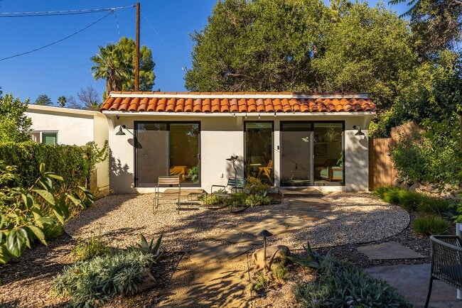 Photo - Downtown bungalow