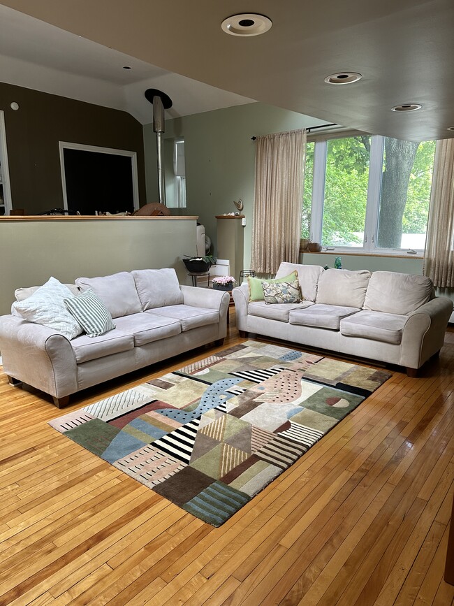 Photo - 21 Wakefield Ave Unit Luxury Loft