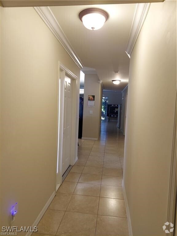 Building Photo - 517 Robin Hood Cir Unit 102 Rental
