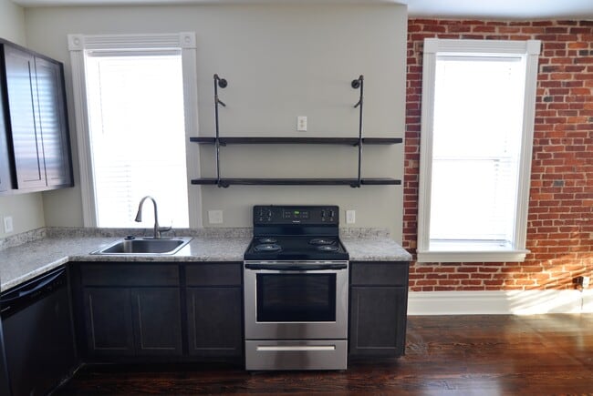 Photo - 2711 Arsenal St