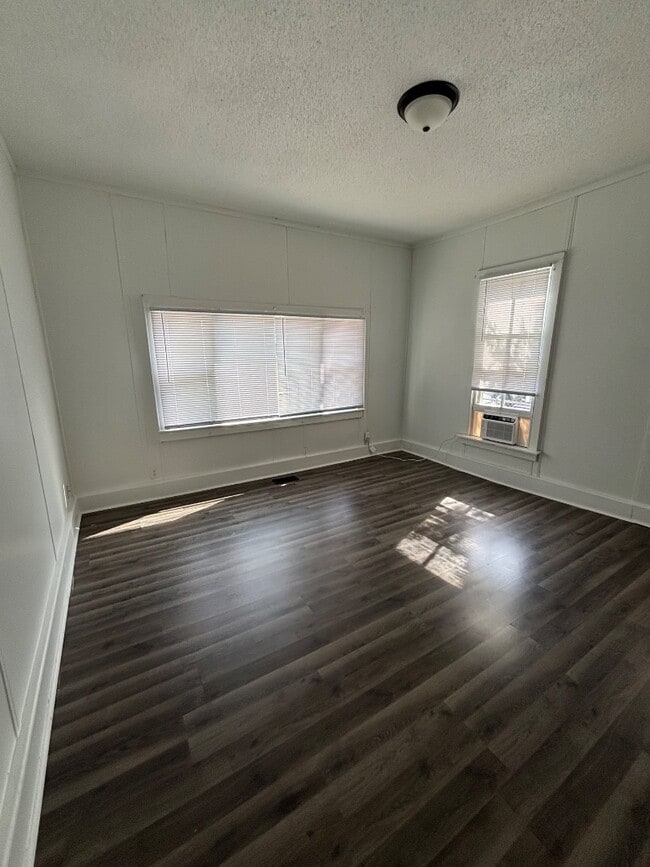Photo - 514 W 4th St
