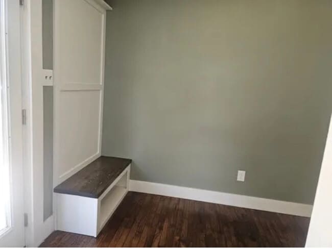 Photo - 719 S Market St