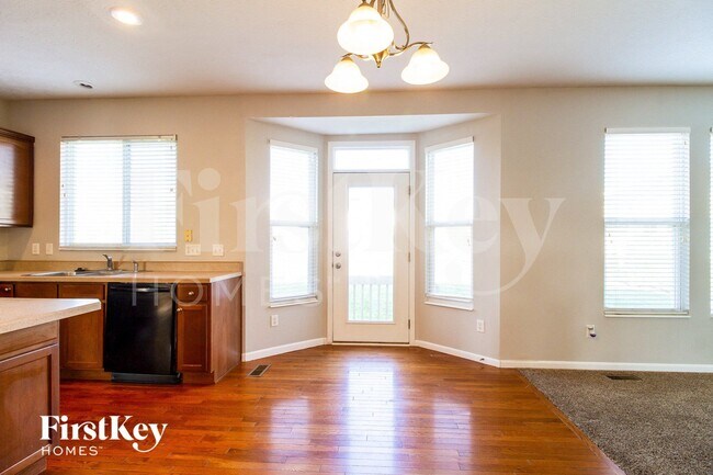 Photo - 6626 Thistle Grove