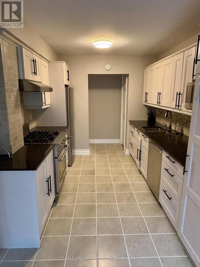 Photo - 551 Dorchester Dr