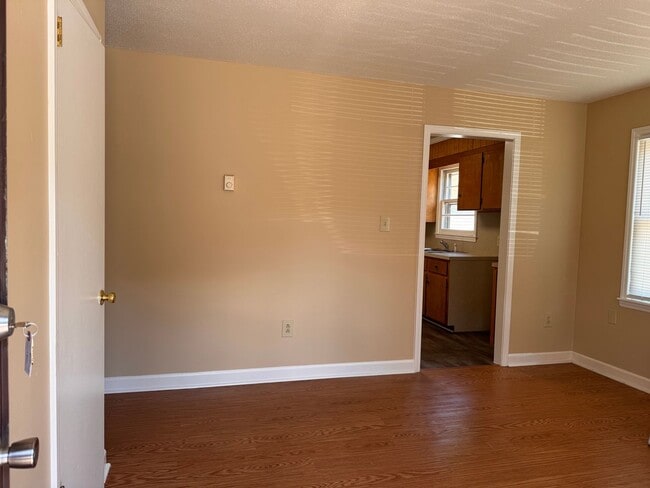 Photo - 3 BED, 1 BATH BRICK HOME IN HIGH POINT AVAILABLE NOW!