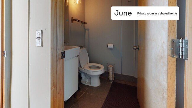 Photo - Room in Shared 6 bed/6 bath home Unidad 4D