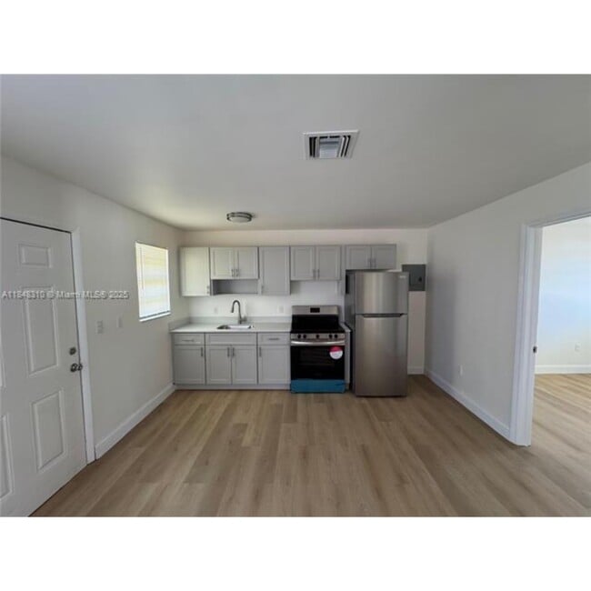 Photo - 10541 SW 184th St