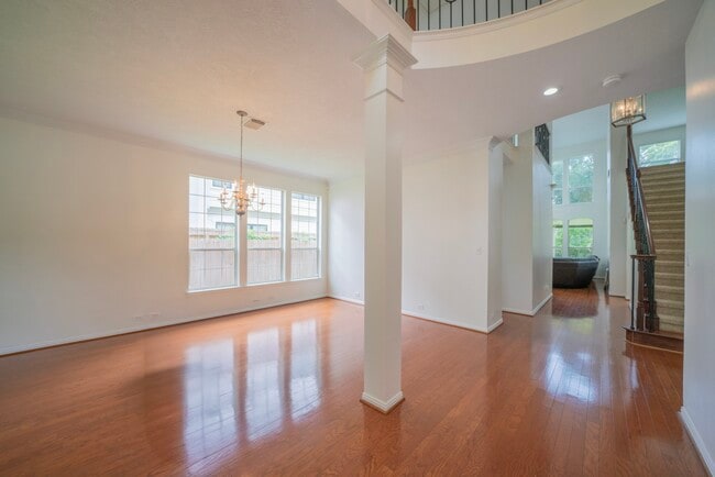 Photo - 1415 Sue Barnett Dr