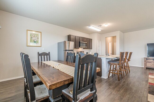 Photo - 9427 Somers Bend