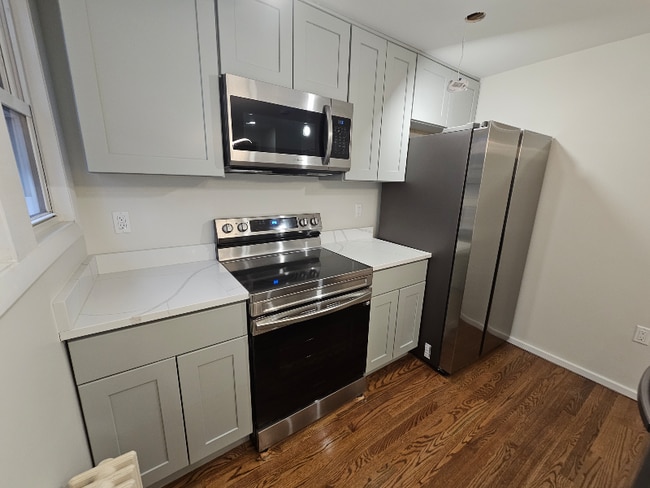 Photo - 1 Triangle St