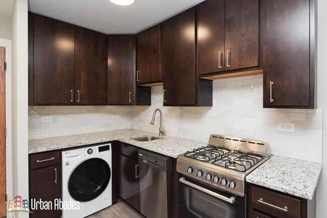 Photo - 454 W Barry Ave Unit M00B