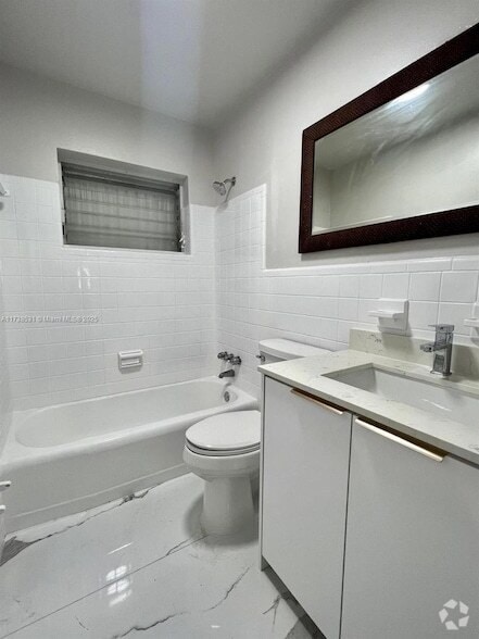 Building Photo - 226 SW 6th St Unit A Rental