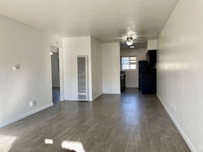 Photo - Bright 2 bed 1 bath in Pacific Beach Unit 2214 1/2