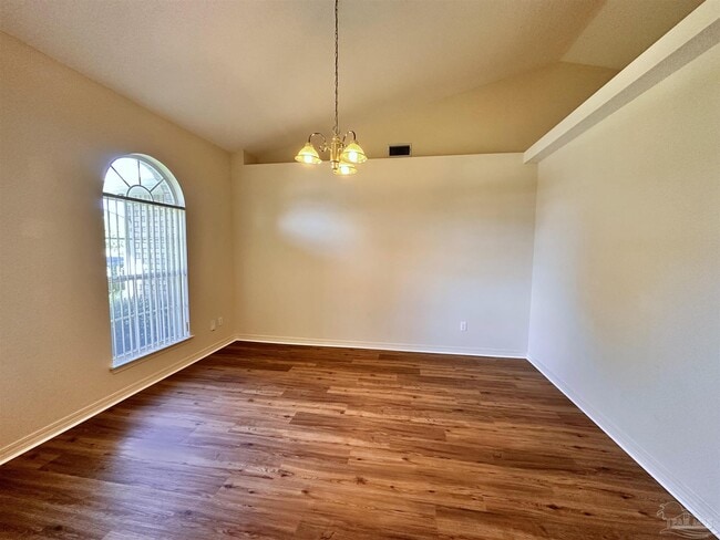 1432 Roebling Tr