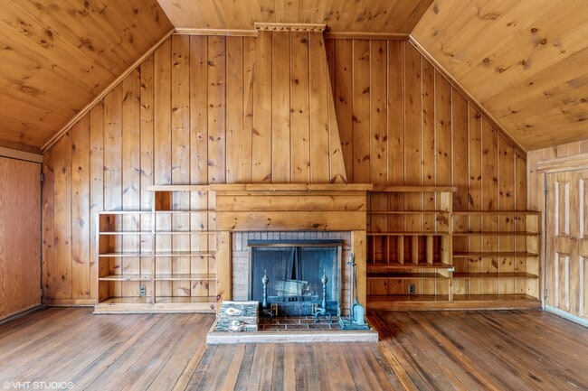 Building Photo - 26 E Crystal Lake Ave Unit Apt B