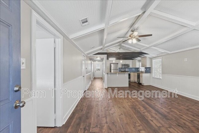 Photo - 2022 Ridgewood Ave