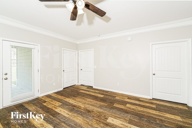 Photo - 8613 Clarke Ln