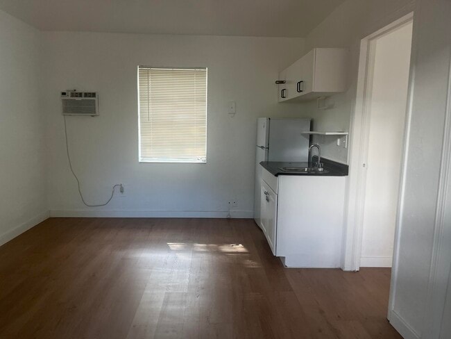 Photo - 505 N 20th Ave Unit Apt 1