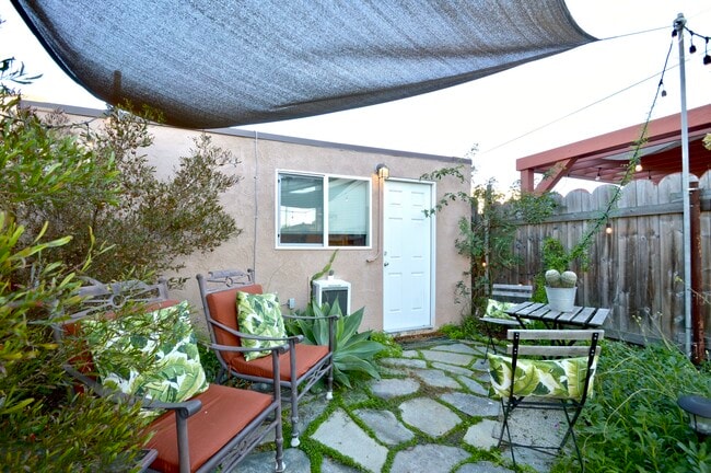 Building Photo - 4770 Bancroft St Studio B Unit 4768