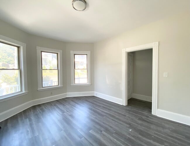 Building Photo - 189 Whitwell St Unit 1 Rental