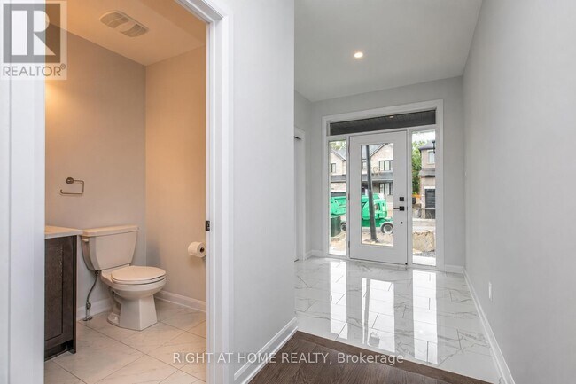 Photo - 182 Lynn Coulter St