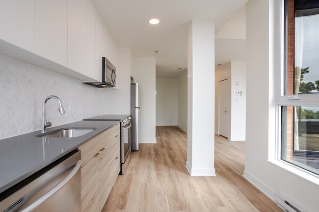 Photo - Le 1750 Cedar